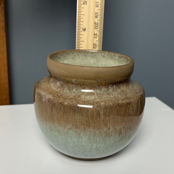 Vintage Studio Art Pottery Planter Pot Vase Signed - Picture 8 of 15